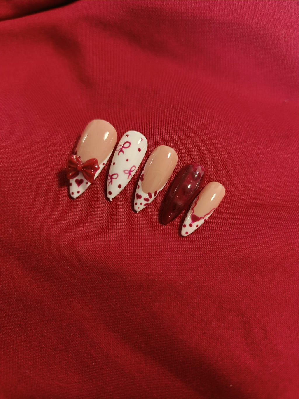 Press on Nail - Valentine Knot